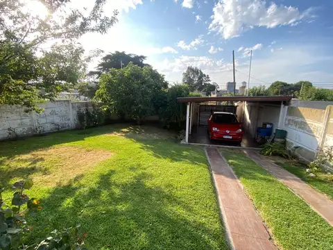Casa en Venta con 2 cocheras