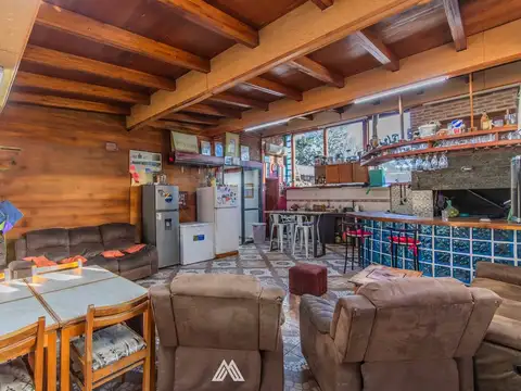 Casa 6 ambientes con 3 baños