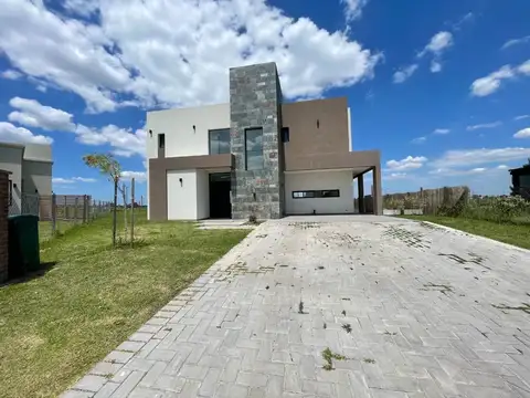 VENTA CASA 5 AMB A ESTRENAR SAN SEBASTIAN PILAR