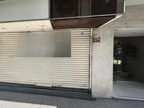 Venta Local 450m2 con 3 subsuelos y ascensor en San Nicolas
