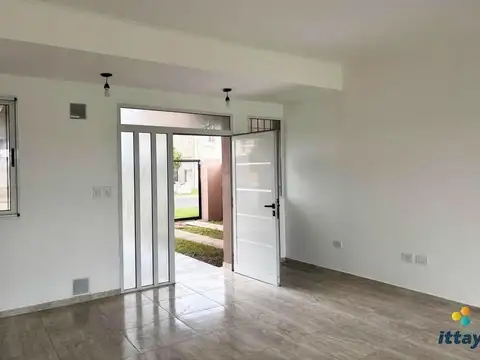 Casa en VENTA. El cerezo 1072 Barrio Abierto EcoPueblo,Alvear.
