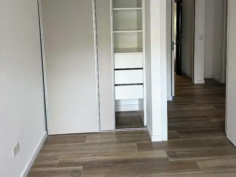 3 ambientes cochera fija Todo Luz y sol!  a estrenar en planta baja con jardin propio