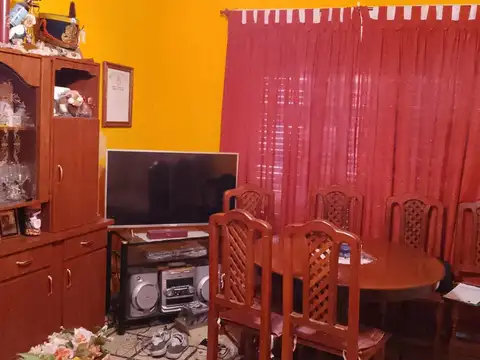 Casa 3 ambientes con 1 baño