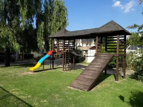 Depto Tipo Casa en Alquiler en Arcos Del Oeste, $ 700.000