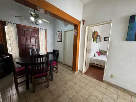 VENTA CASA 3 AMB CON PATIO Y QUINCHO LANUS ESTE