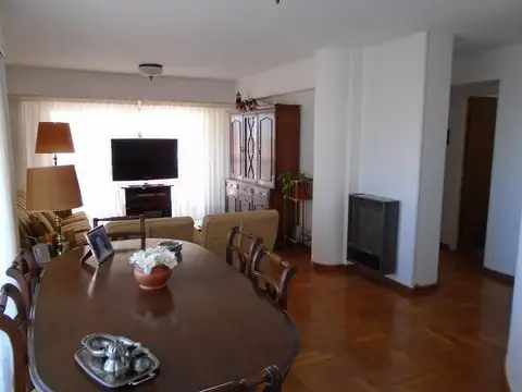 Albarellos 1000  E/ Jujuy y Urquiza