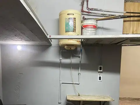 Local - Alquiler - Argentina, La Matanza - PERU 1931