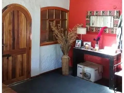 Rebajada. Cálida y amplia  casa en Melipal con quincho ò segunda vivie