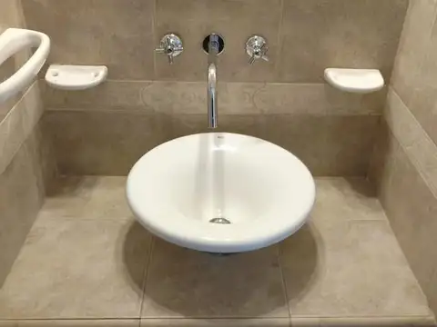 Galpon en Venta 8  mts Frente