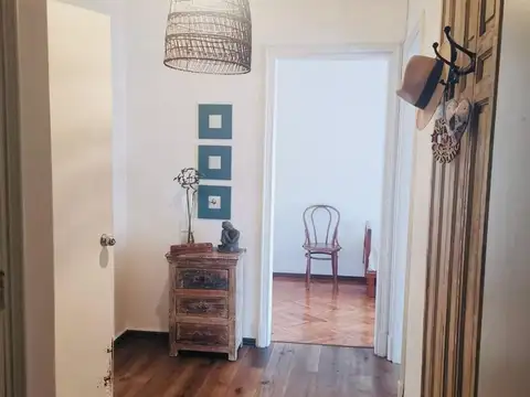 Casa 6 ambientes con 2 baños