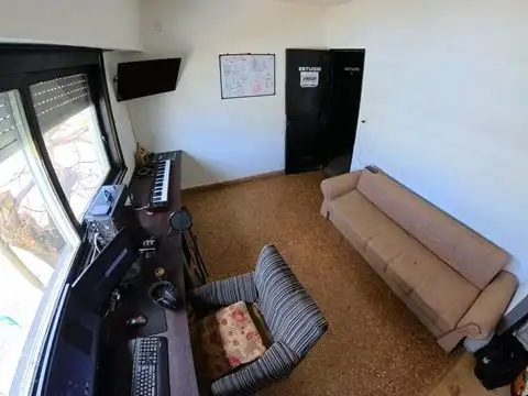 3 Ambientes con Balcón en Caseros.