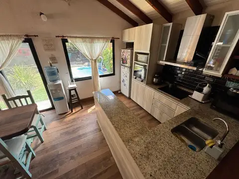 Oportunidad en Las Acacias: Casa con Vestidor, Garage y Piscina