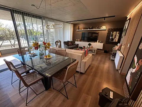 Las Malvinas 7200, Piso 2