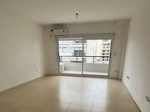 Monoambiente con balcon al frente alquiler villa del parque