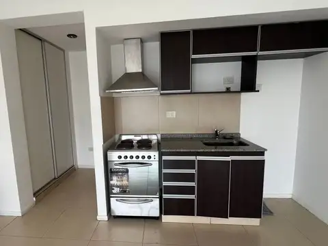 Monoambiente con balcon al frente alquiler villa del parque