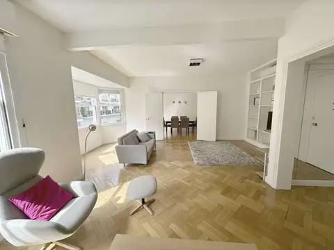Piso de Categoría en Recoleta | 2 Suites + Dependencia | 156 m² Totales