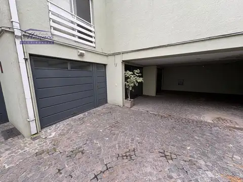 Depto Tipo Casa en Alquiler con 1 cocheras