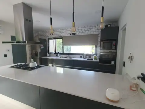 VENTA CASA 2 DORMITORIOS EN NUNA SOLA PLANTA , PLOTTIER