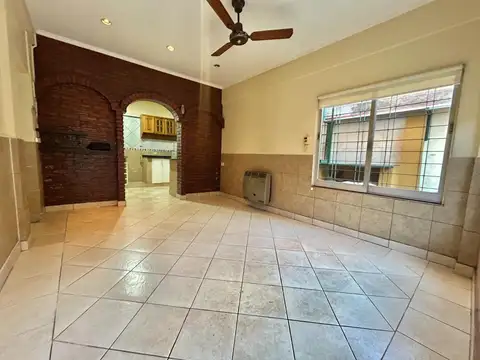 Venta Casa Con Terraza, 2 Parrillas y Patio Olivos