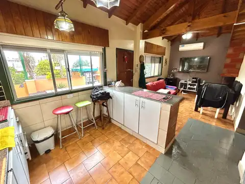 Venta Casa Con Terraza, 2 Parrillas y Patio Olivos