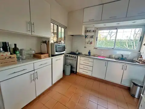 Casa 7 ambientes con 3 baños