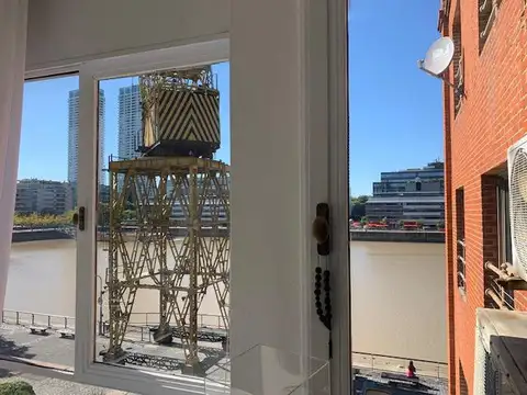 Alicia Moreau de Justo al 800