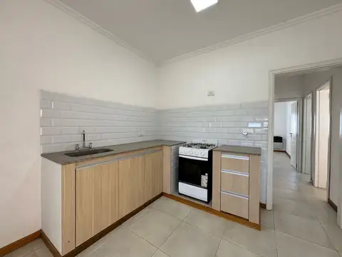 Casa 4 ambientes con 1 baño