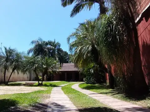 Chalet 5 dormitorios con piscina y jardín, Villa San Martín