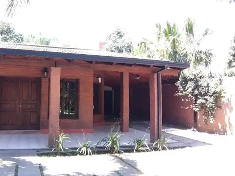 Chalet 5 dormitorios con piscina y jardín, Villa San Martín