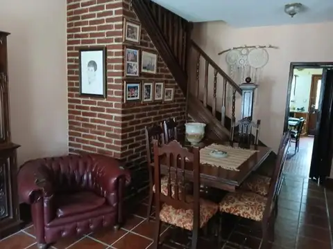 Casa 5 ambientes con 2 baños