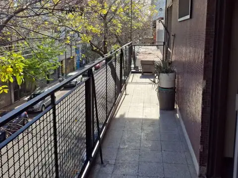 Venta 4 ambientes con balcon en San Cristobal