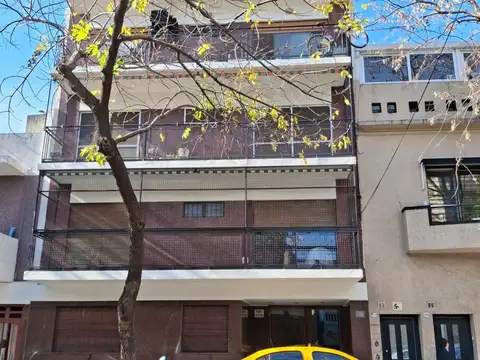 Venta 4 ambientes con balcon en San Cristobal
