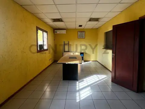 Antonio Machado 1500, Piso 0