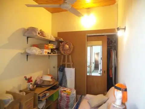 Casa en venta - 3 dormitorios 2 baños - patio interno - 180 mts2 - Gerli