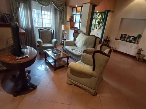 CASA 4 AMB VENTA BARRACAS COCHERA TERRAZA QUINCHO