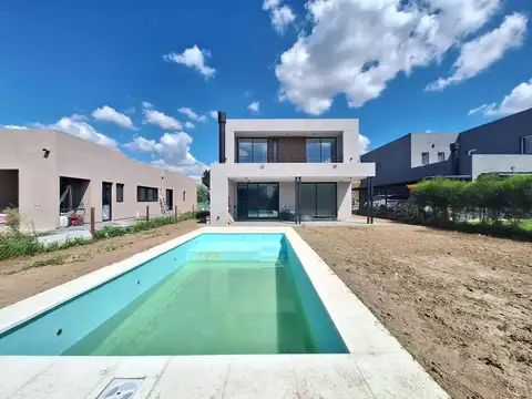 Casa en venta en Puertos del Lago, Escobar - Zona Norte-