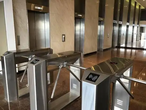 Edificio Comercial con cocheras en Microcentro en Venta o Alquiler