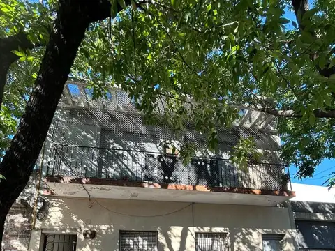 ALQUILER - 3 ambientes con patio - Liniers