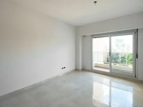 Av. Juan Bautista Alberdi al 2000. Entre Lautaro y Camacuá