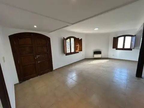Casa 4 ambientes con 3 baños