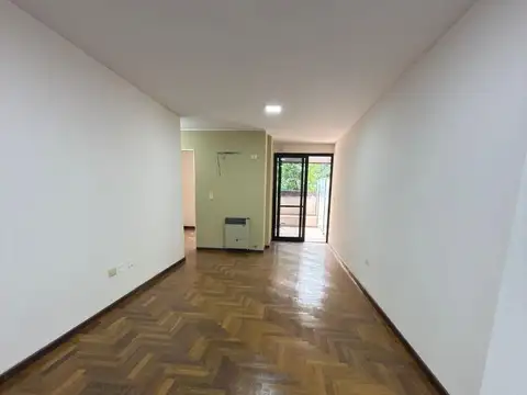 Buenos Aires 500, Piso 1