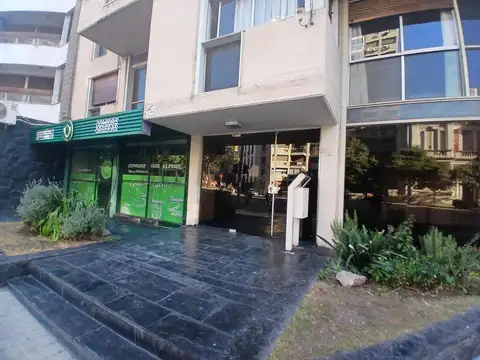 Hipólito Yrigoyen e/ Ituzaingó y Buenos Aires