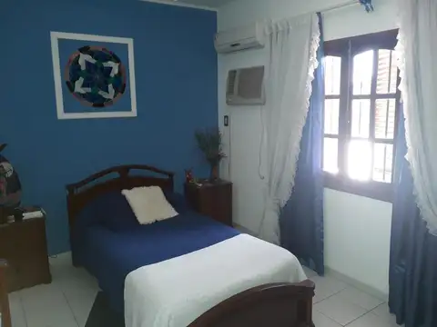 Casa en Venta con 4 cocheras