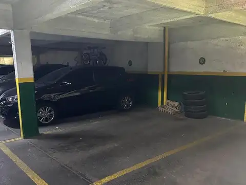 COCHERA CUBIERTA EN RECOLETA