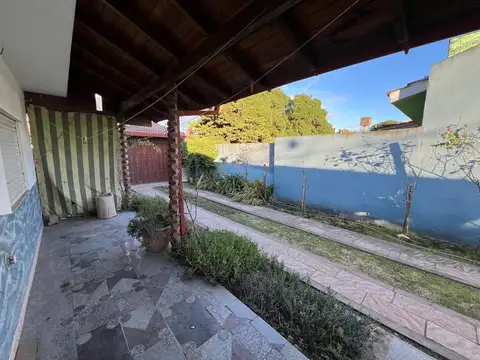 VENTA 2 CASAS EN BLOCK 2 CUADRAS D/ MAR SANTACLARA