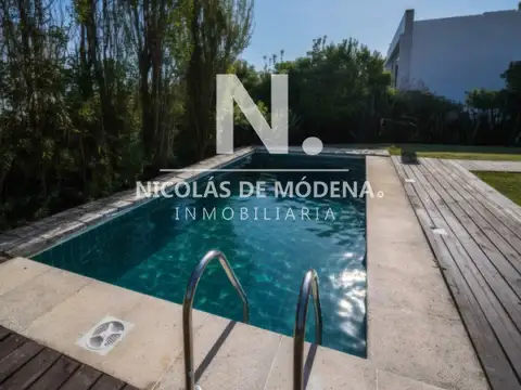 Casa 5 ambientes con 5 baños