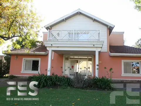 Casa en Venta en Country El Paraíso, USD 190.000