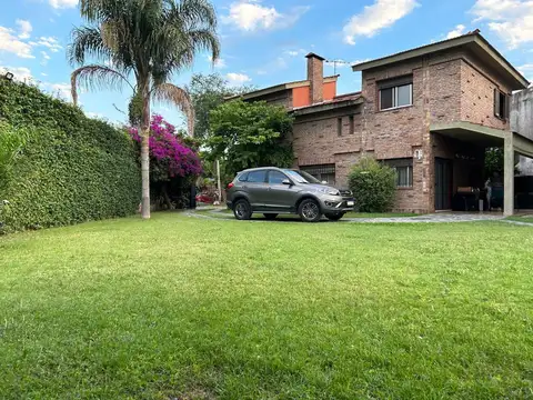 VENTA CASA 5 AMBIENTES CHALET FINANCIA ENTREGA Y CUOTAS O PERMUTA DTO CABA APTO CREDITO W. MORRIS