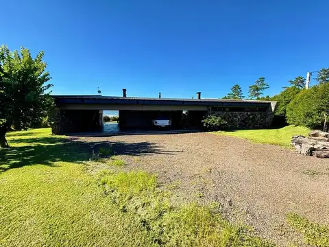 Casa en Venta con 6 cocheras