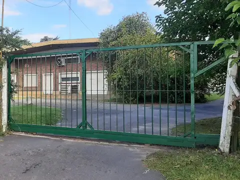 Panamericana km 54 - Colectora Oeste  s/n  PILAR (Av. 12 de Octubre y Ana Mogas)